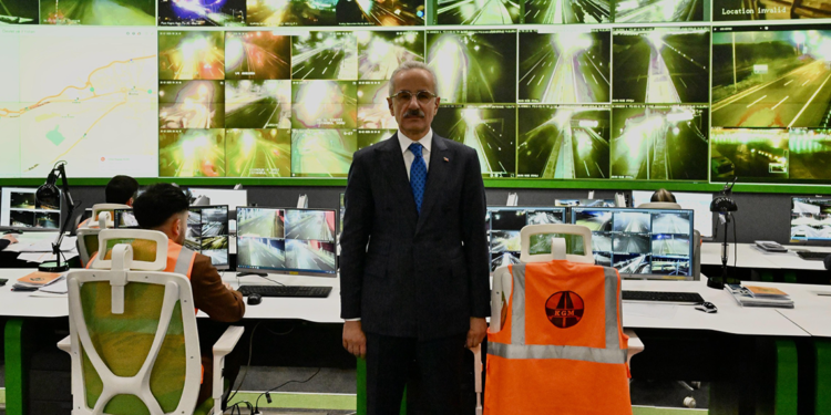 Trafik kazalarına karşı 725 kilometre yeni 'sarsma bandı'