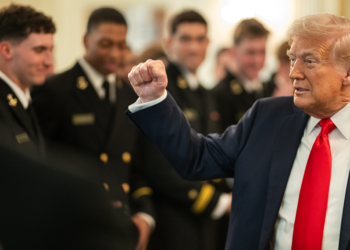 Trump, gönüllü ayrılan düzensiz göçmenlere para vaat etti