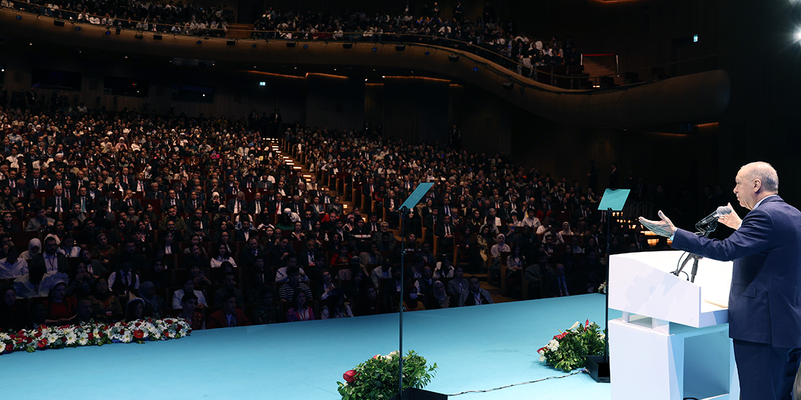 Türkiye'de toplam 4 milyon 33 bin göçmen var