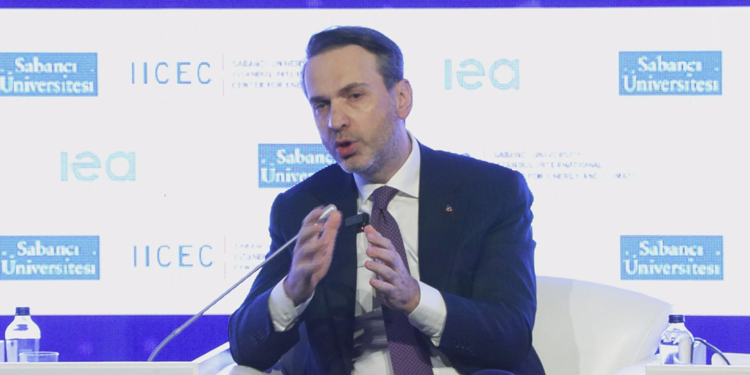 Türkiye'deki üç milyon eve gidecek kadar doğalgaz üretiyoruz