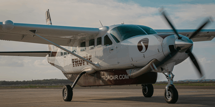 Uçak kaçırmaya çalışan kişi silahla vurularak öldürüldü
