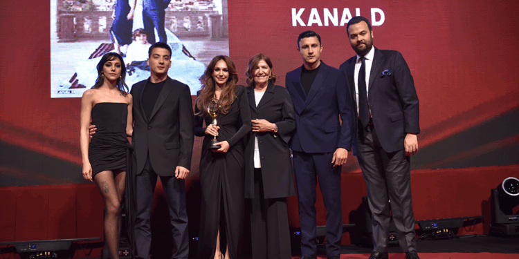 Uzak Şehir'e 'en iyi dizi' ödülü