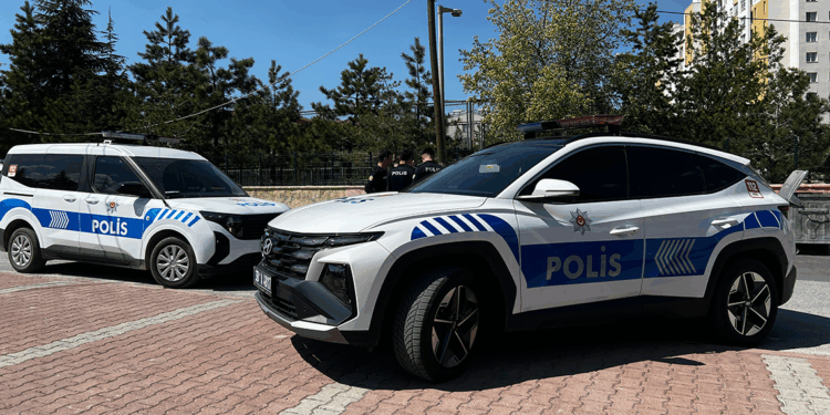 Uzaklaştırma kararı bulunan eski eşi bıçakla yaraladı