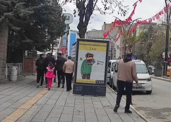Van'da 19 dakika arayla iki deprem
