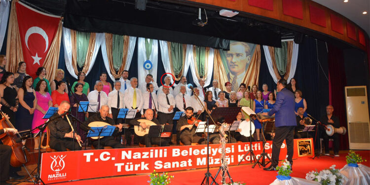 Volkan Konak'ın şarkısını seslendirirken duran kalbi yeniden çalıştırıldı