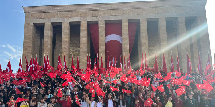 Anıtkabir'i 23 Nisan'da 236 bin kişi ziyaret etti