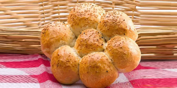 Fırından yayılan bahar kokusu: Çiçek ekmek sanatı