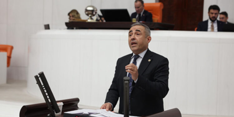 Proje okulları siyasetin kurbanı oldu