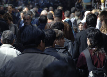 Yeni Faşizm: Maskesiz, bayraksız, alkışlı