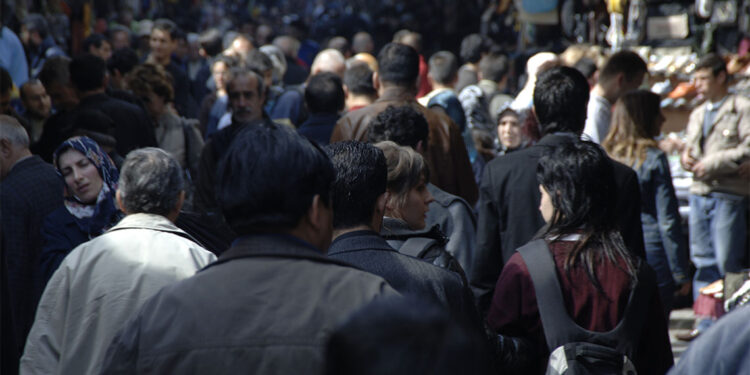 Yeni Faşizm: Maskesiz, bayraksız, alkışlı