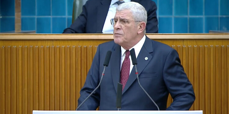 Müsavat Dervişoğlu, Özgür Özel'i tebrik etti