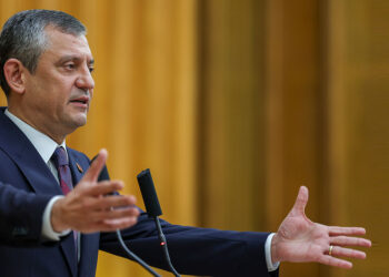 Depremin etkilerini dikkatle takip ediyoruz