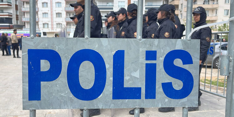 1 Mayıs'ta izinsiz gösteri planlayan terör örgütlerine operasyon