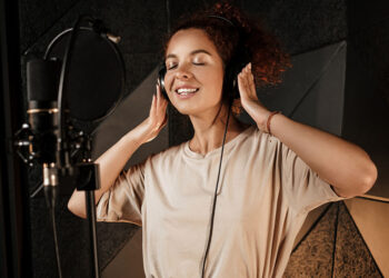 Bazı türküler öylesine dinlenmez