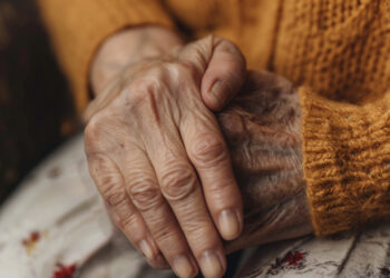 Yaşlanıyoruz genç nüfus azalıyor