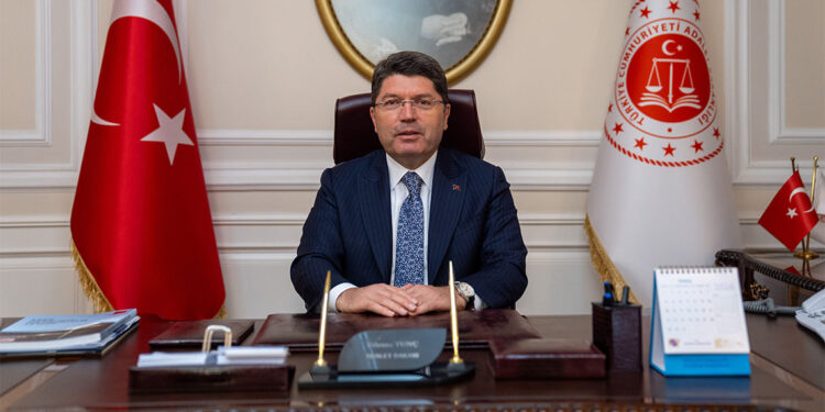 CHP'ye kayyum iddialarına yalanlama