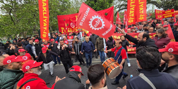 Başka yerde miting yapmakla Taksim'e sahip çıkılmaz