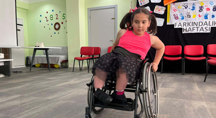 10 yaşındaki Elif Huriye, engelleri dansla aşıyor