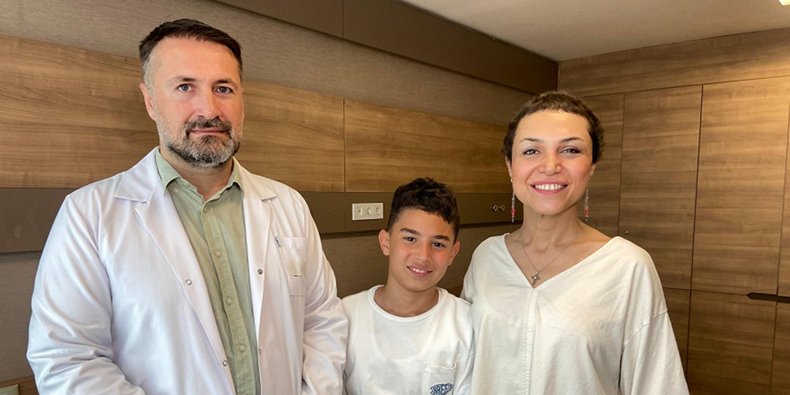 10 yaşındaki oğlunun iliği ile kanseri ikinci kez yendi