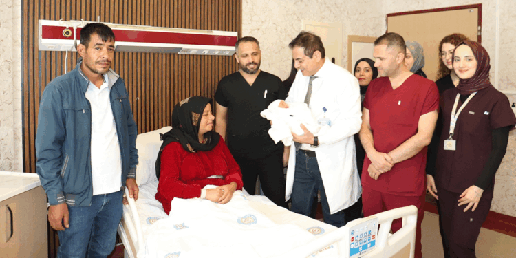 15 yıl sonra çocuk sahibi olan çift, bebeklerine doktorunun ismini verdi