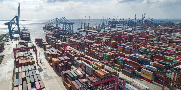 17 il 1 milyar doların üzerinde ihracat yaptı