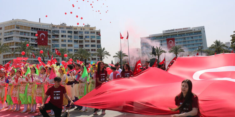 Ülkenin dört bir yanında 19 Mayıs coşkusu