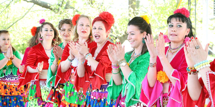 Kakava ve Hıdırellez Şenlikleri Sarayiçi'nde başladı