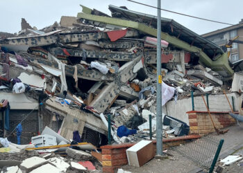 44 kişiye mezar olan Said Bey Sitesi davasında 'ek rapor' istendi