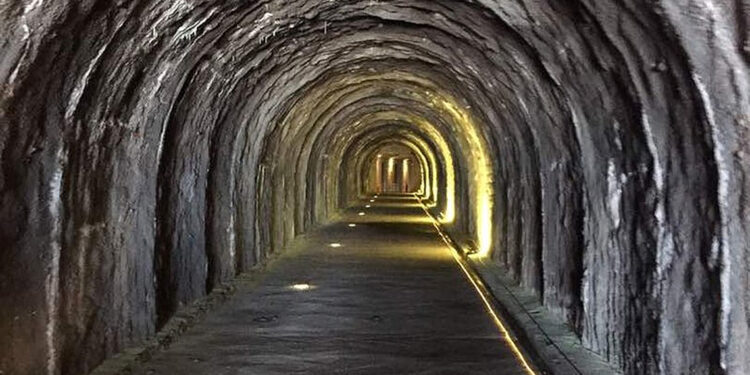 5 yıldızlı iki otelden falezlere gizli tünel