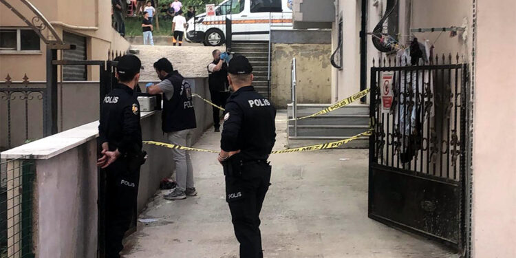 5'inci kattaki evin penceresinden düşen Meyra öldü