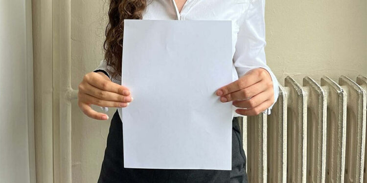 Uzmandan ailelere uyarı; A4 kağıdıyla zayıflık yarışı tehlikesi