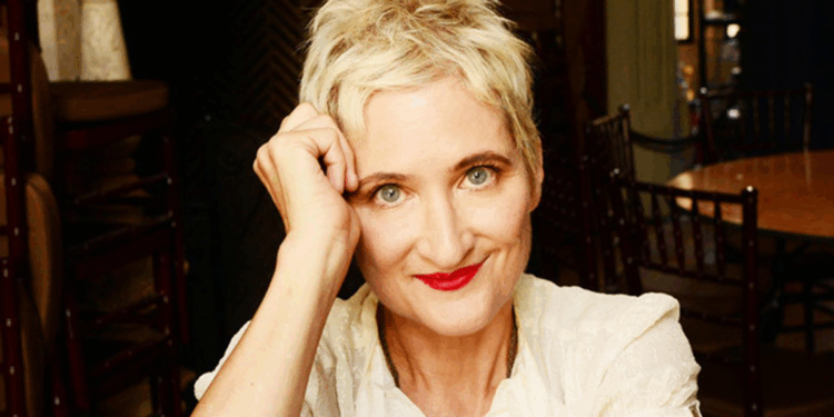 ABD'li şarkıcı Jill Sobule, evinde çıkan yangında öldü