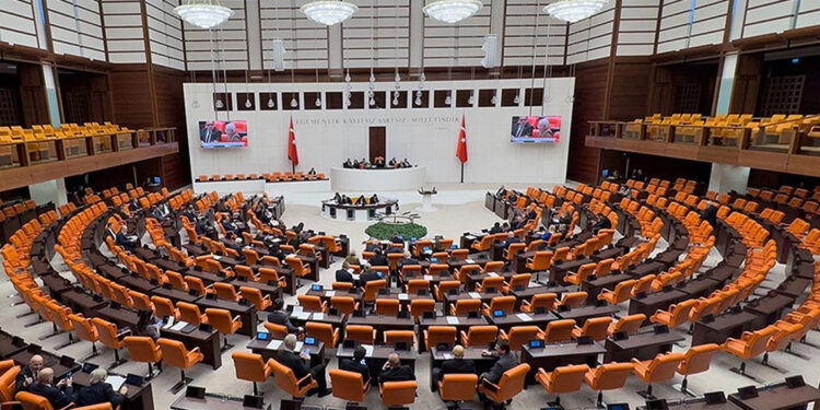 AK Parti'den 35 maddelik kanun teklifi