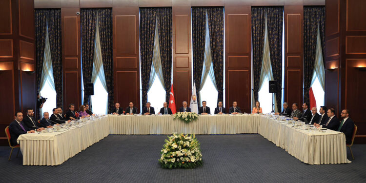 AK Parti'den 'Yeni Anayasada Yol Haritası' çalıştayı