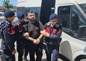 Apartman yöneticisini yaralayıp eşini öldüren sanık yeniden yargılandı; ceza arttı