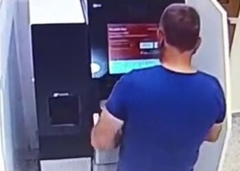 ATM'de kalan 13 bin lirası sıradaki diğer müşteri tarafından çalındı