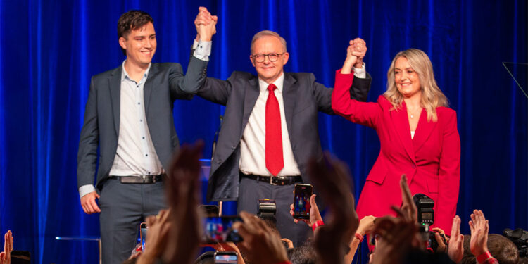 Avustralya'da yapılan genel seçimleri İşçi Partisi kazandı