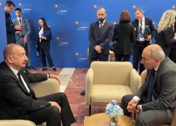 İlham Aliyev ve Ermenistan Başbakanı Tiran'da bir araya geldi