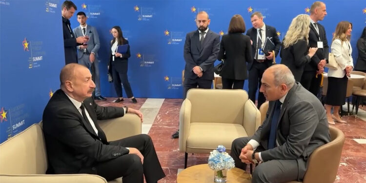 İlham Aliyev ve Ermenistan Başbakanı Tiran'da bir araya geldi