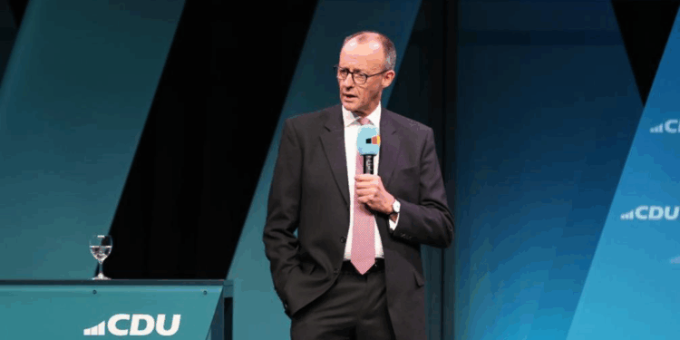 Almanya'da Friedrich Merz ilk turda başbakan seçilemedi