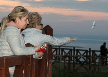 Antalya'da Hıdırellez coşkusu; dilekler denizle buluştu