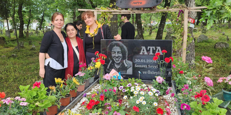 Ata Emre Akman mezarı başında anıldı