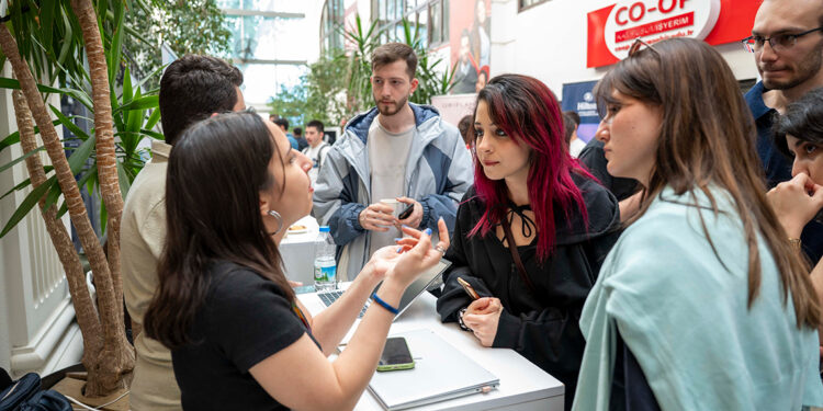 BAU’da kariyer şenliği: 62 firma öğrencilerle buluştu