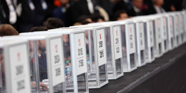 Beşiktaş bizimle yeniden ayağa kalkacak