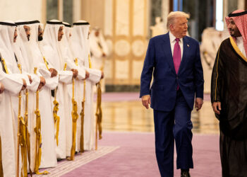 Trump, Suriye Cumhurbaşkanı Ahmed Şara ile Suudi Arabistan'da görüşecek