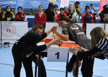 Bilek Güreşi Okul Sporları Türkiye Şampiyonası başladı