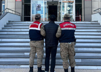 Bitlis'te 14 yıl 4 ay hapis cezasıyla aranan firari yakalandı