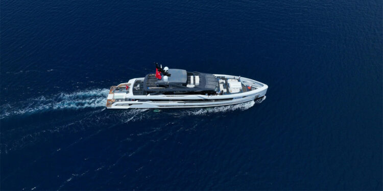 Bodrum'da üretilen 'Legasea' isimli yat suya indirildi