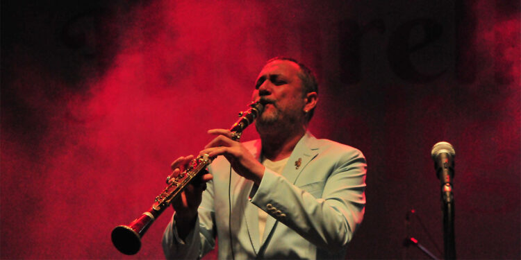 Klarnet virtüözü Hüsnü Şenlendirici Bursa'da sahne aldı