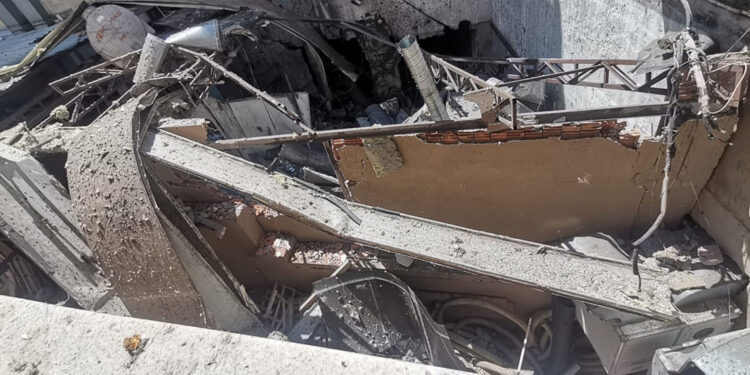 Bağcılar'da iş yerinin buhar kazanı patladı: 1 yaralı